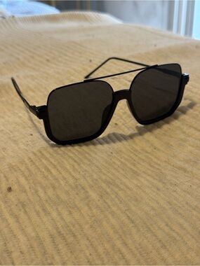 Classic Black Square Sunglasses